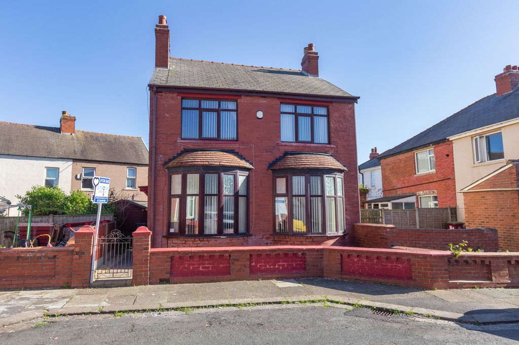 Property photo 1 of 21