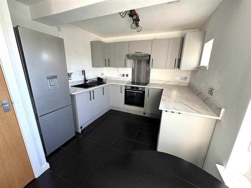 Property photo 2 of 11 Img_4075.Jpg