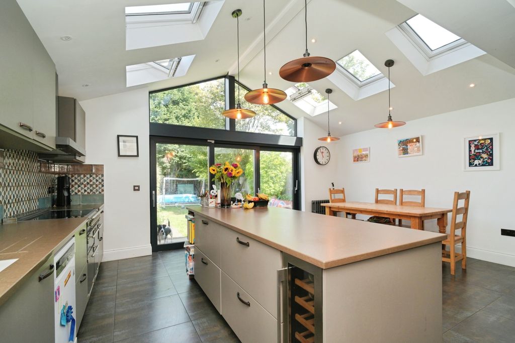 Property photo 1 of 20 Kitchen