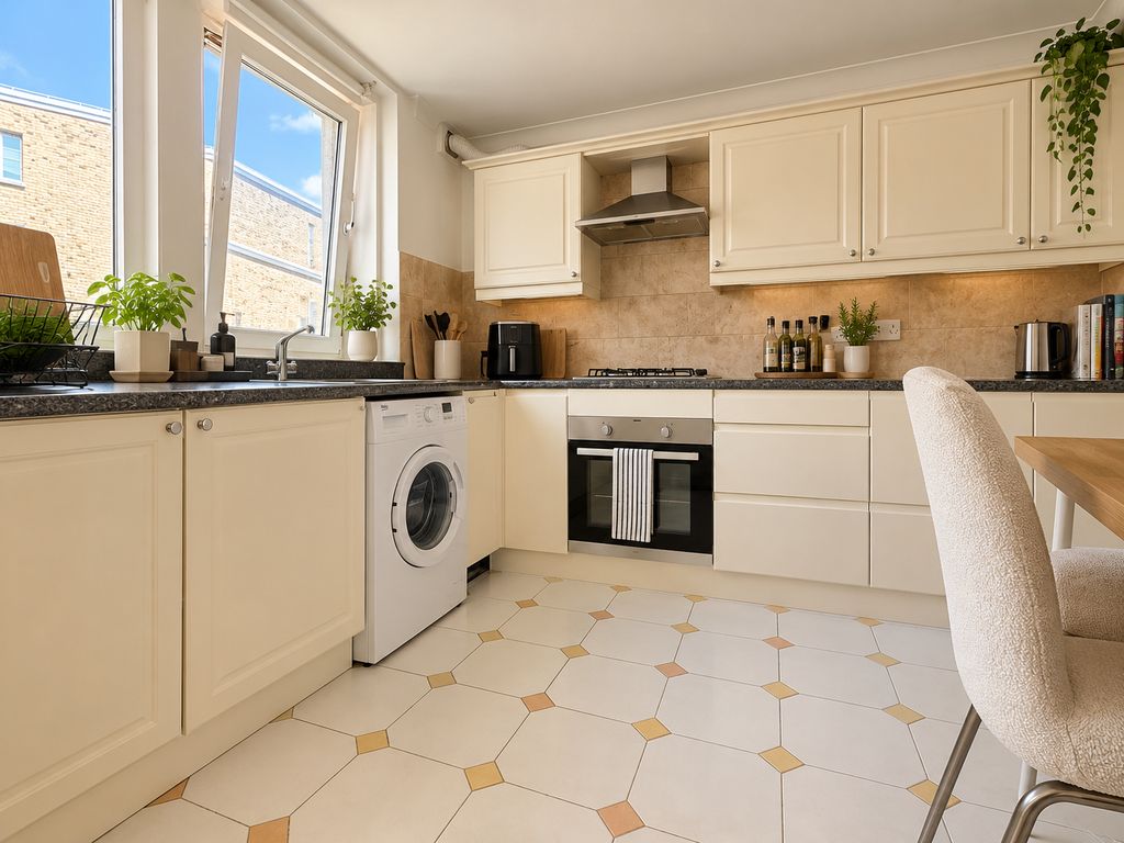 Property photo 2 of 4 Kitchen