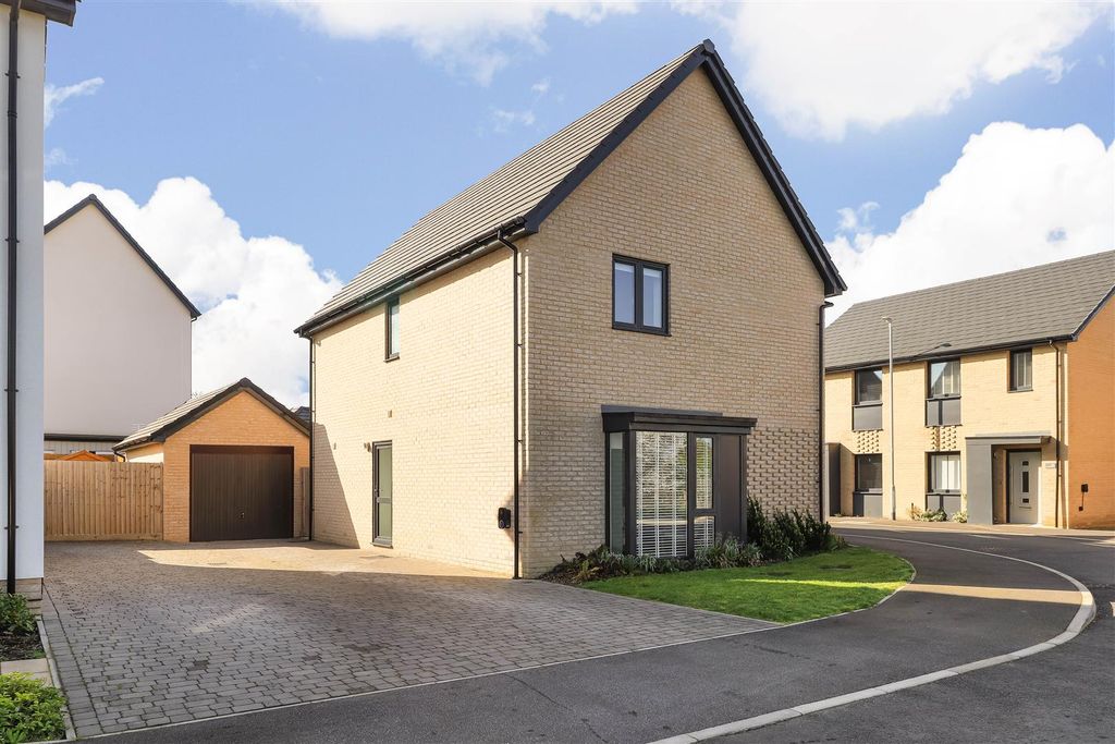 Property photo 3 of 29 Img (1).Jpg