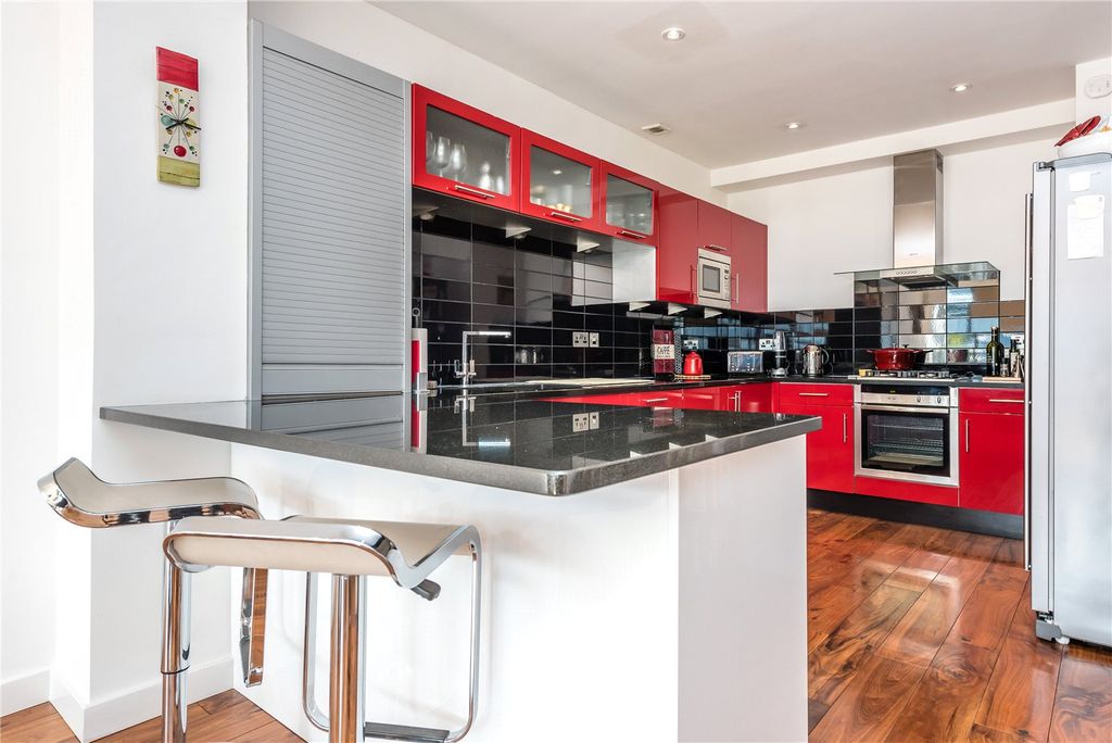 Property photo 2 of 14 Kitchen