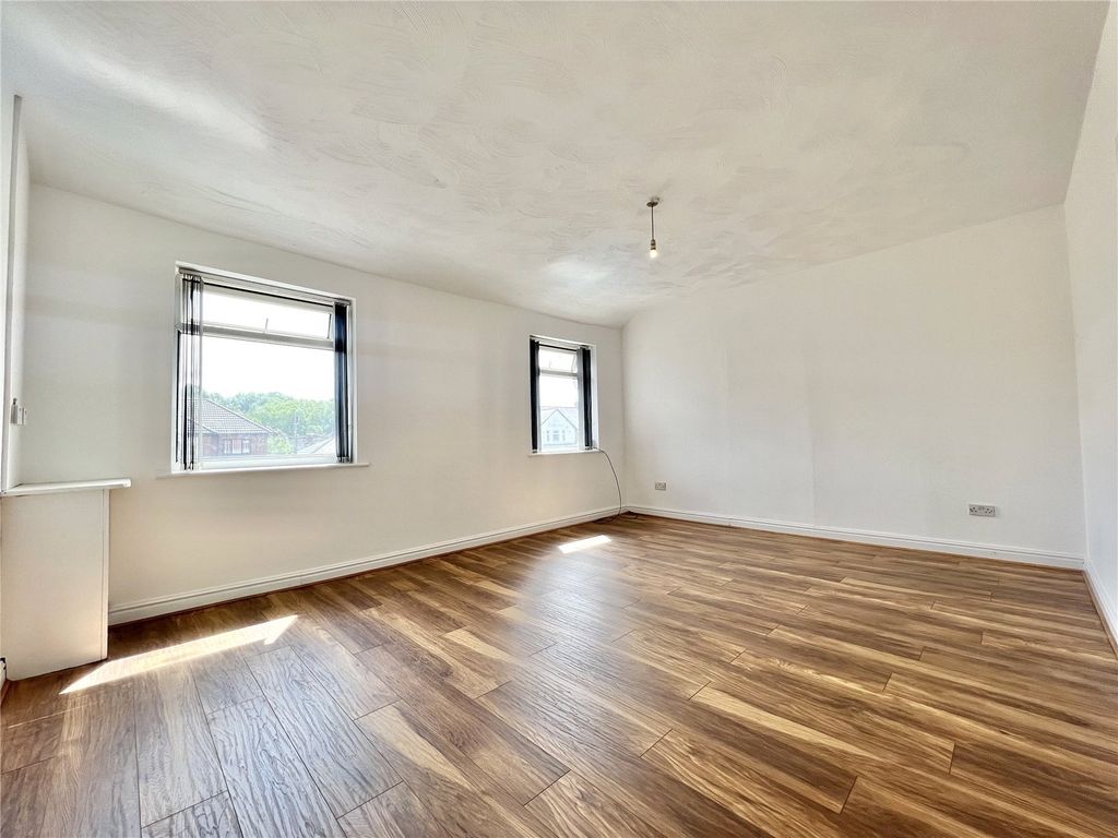 Property photo 3 of 11 Picture No. 22