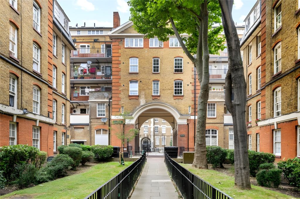 Property photo 2 of 8 Picture No. 16