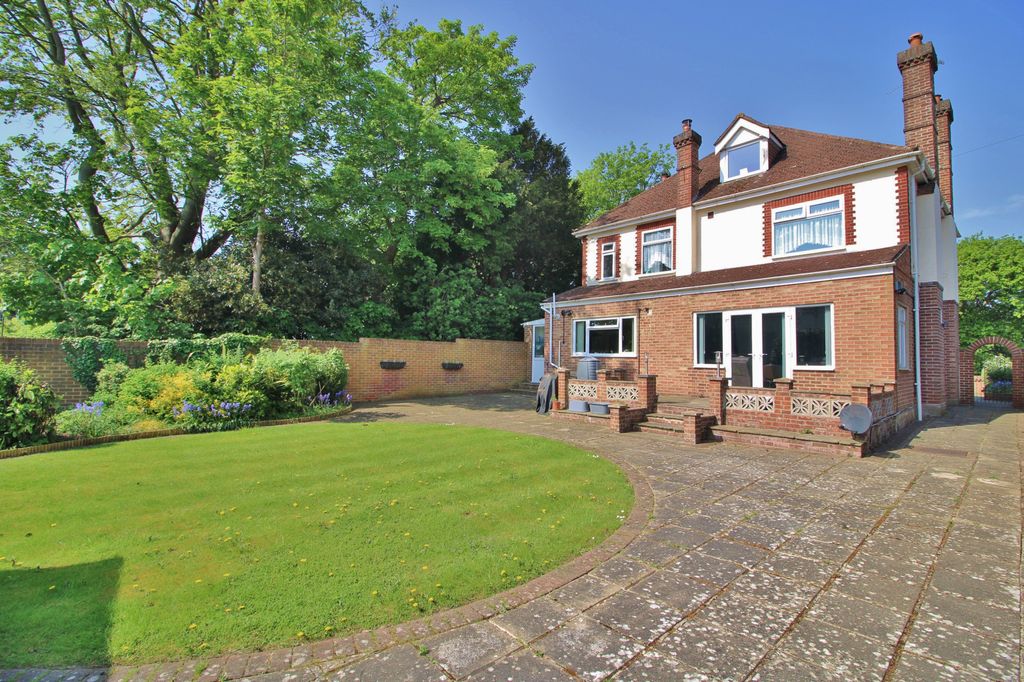 Property photo 2 of 19