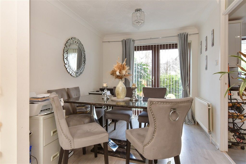 Property photo 1 of 10 Dining Area