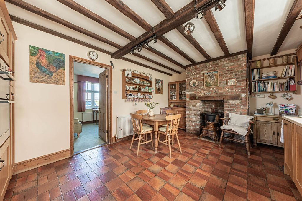 Property photo 3 of 28 Kitchen/Dining Room (2)
