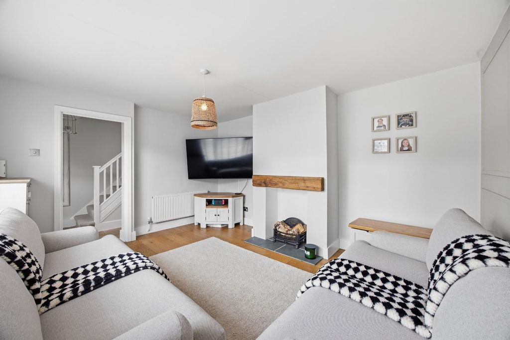 Property photo 2 of 34