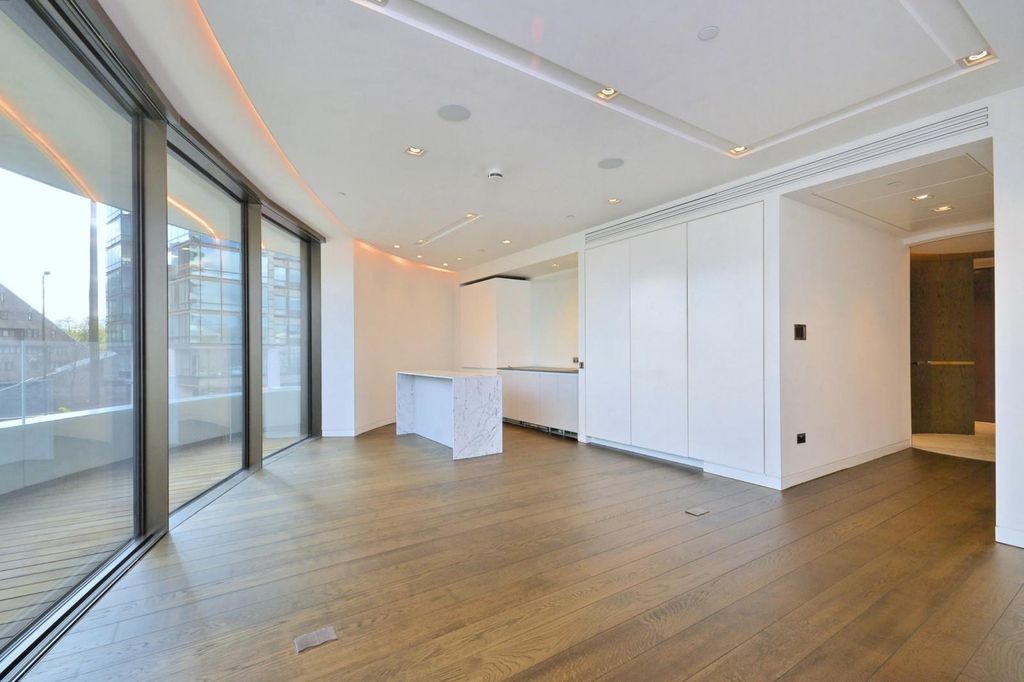 Property photo 2 of 19 Image