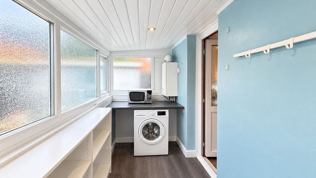 Property photo 3 of 19 6102763