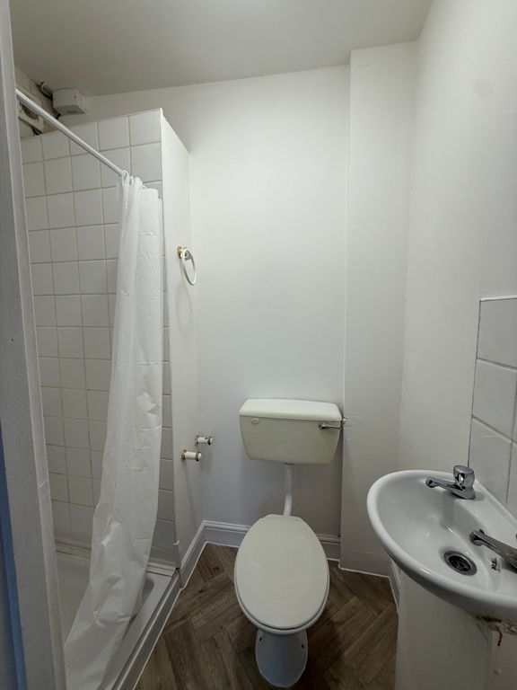 Property photo 3 of 4