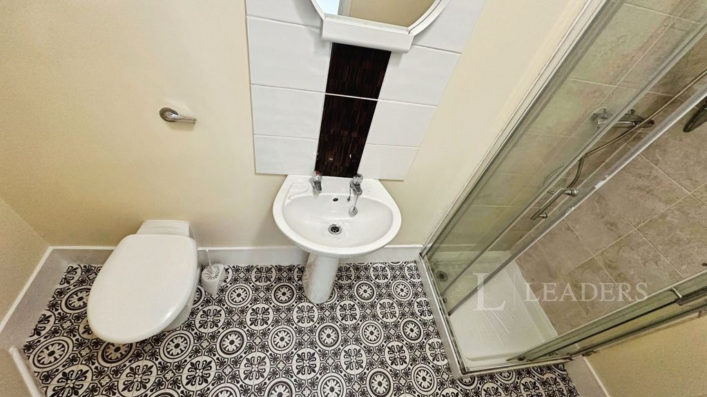 Property photo 3 of 15 4