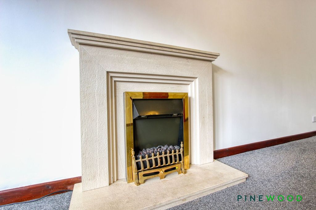Property photo 3 of 16 Lounge - Fireplace