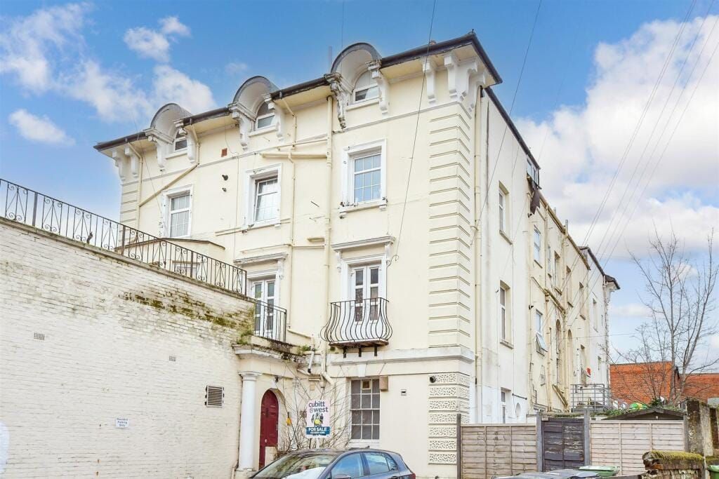 Property photo 1 of 10