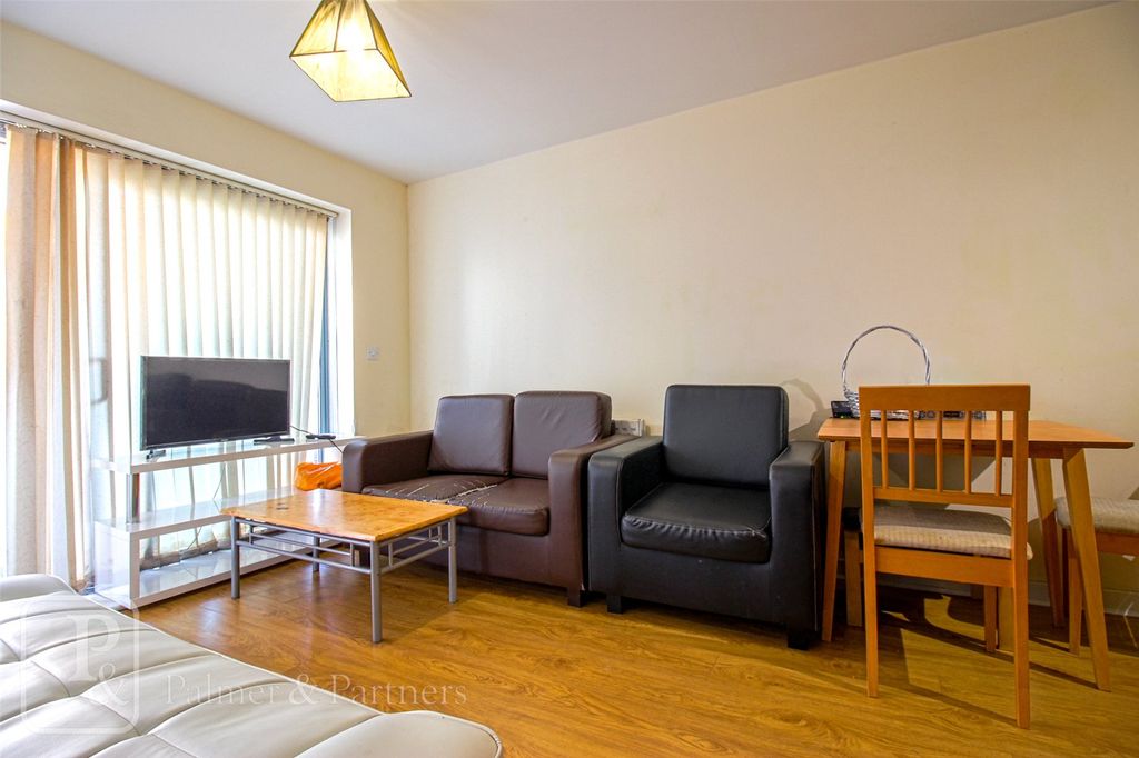 Property photo 2 of 7 Picture No. 11