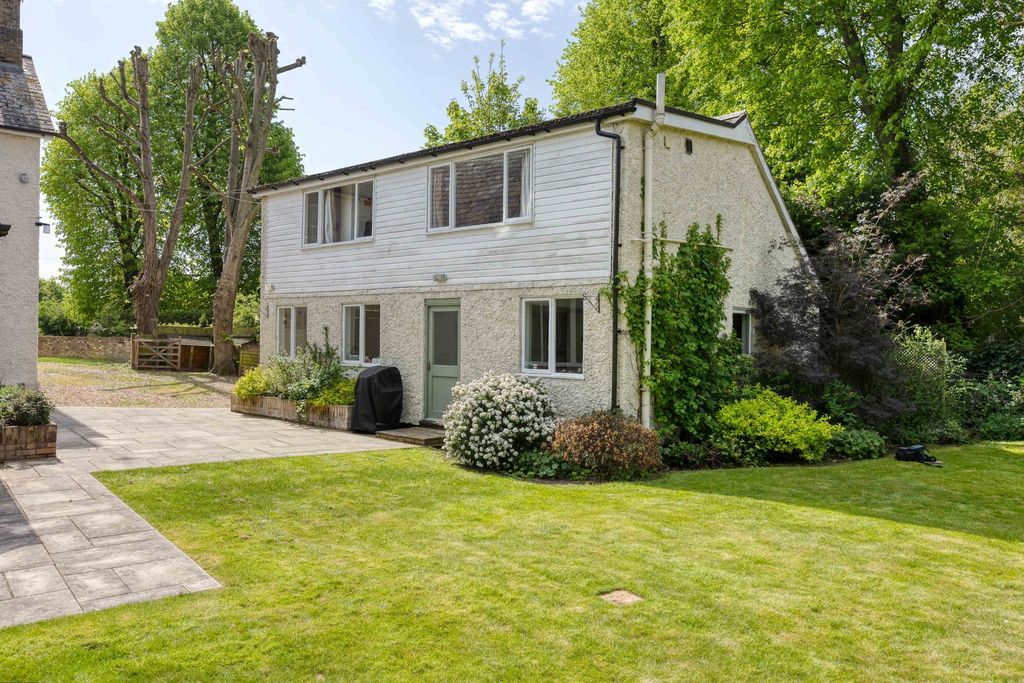 Property photo 3 of 36