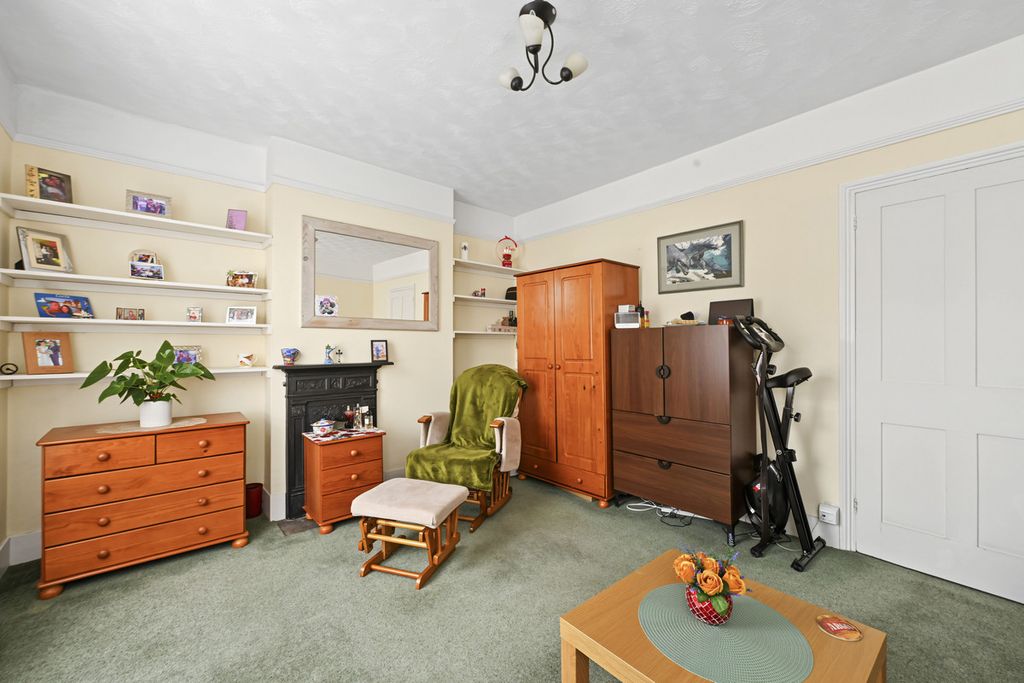 Property photo 3 of 9