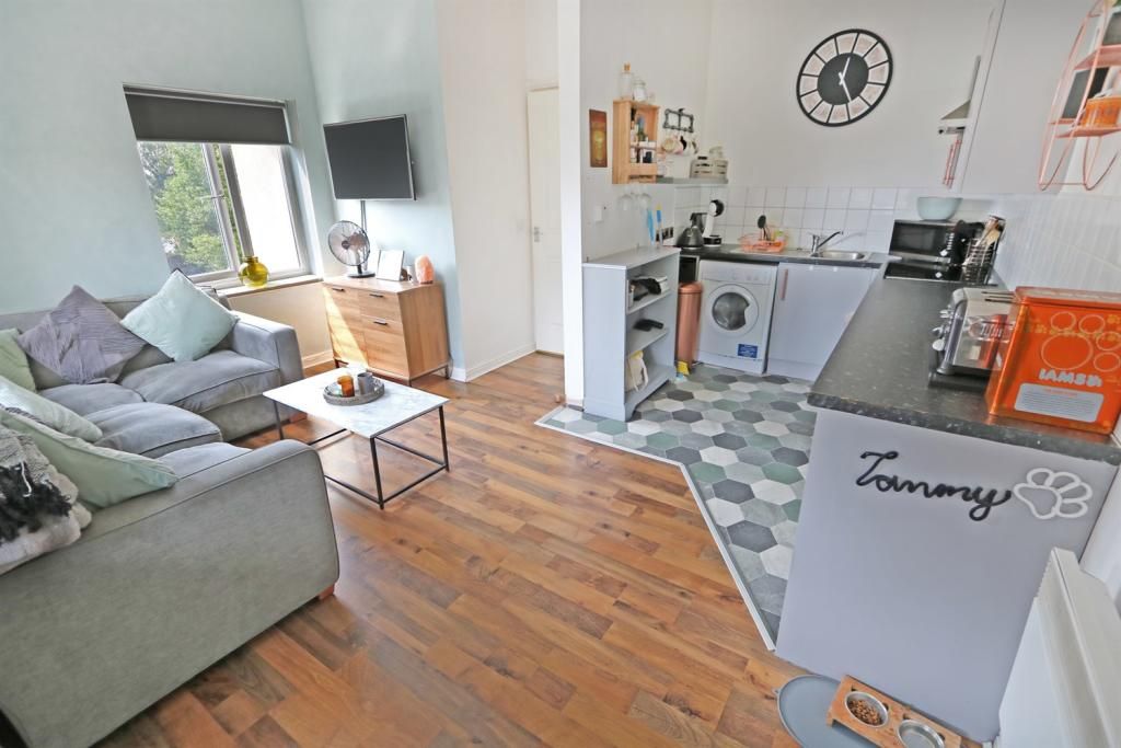 Property photo 3 of 8