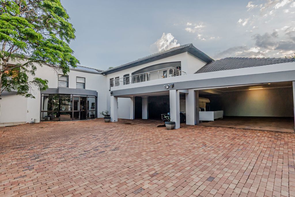 Property photo 1 of 60 Pt1721396