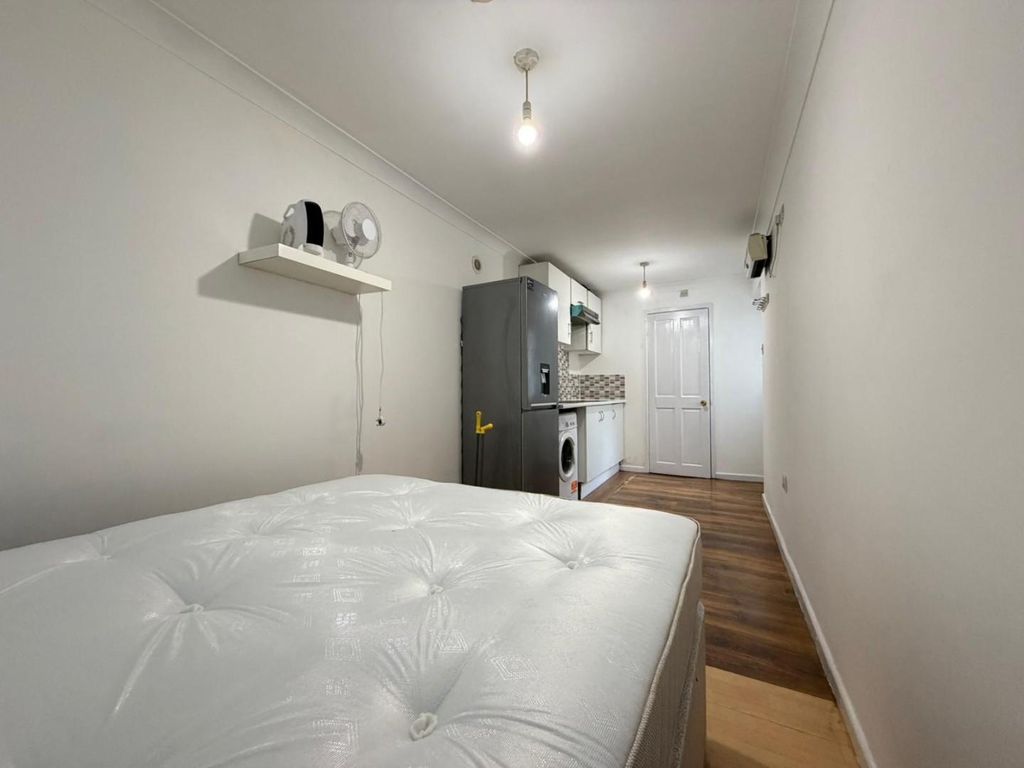 Property photo 3 of 4 A588718B-1013-4398-A773-B603c3058652.Jpg