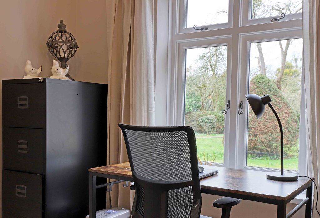 Additional image 25 of 5 bed detached house for saleWinter Hill Road, Maidenhead SL6