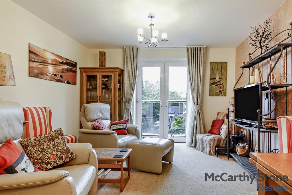 Property photo 3 of 24 8667248-Interior03-800.Jpg