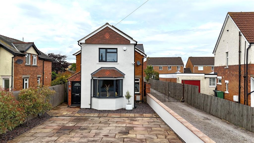 Property photo 1 of 21
