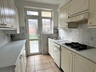 Property photo 3 of 8 Picture No. 06