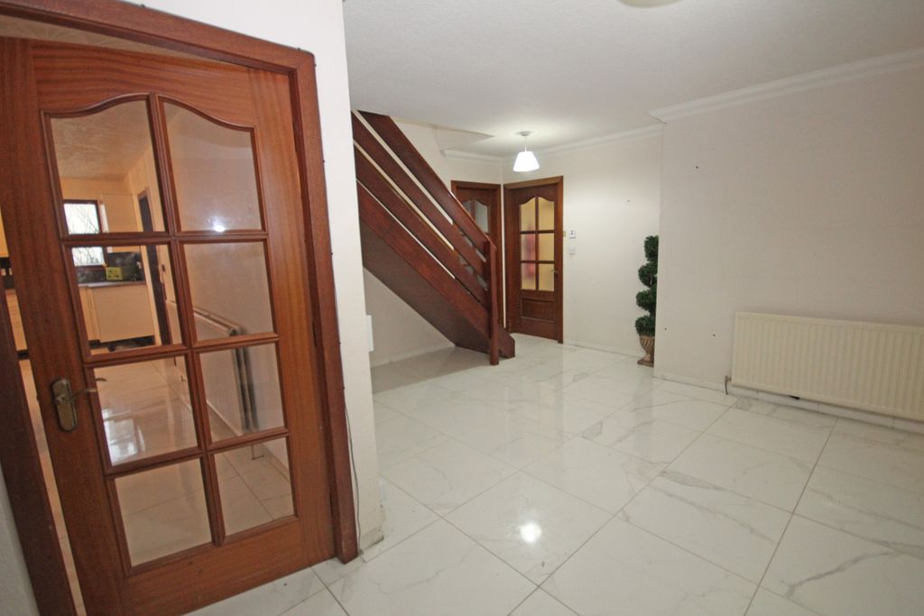 Property photo 3 of 30