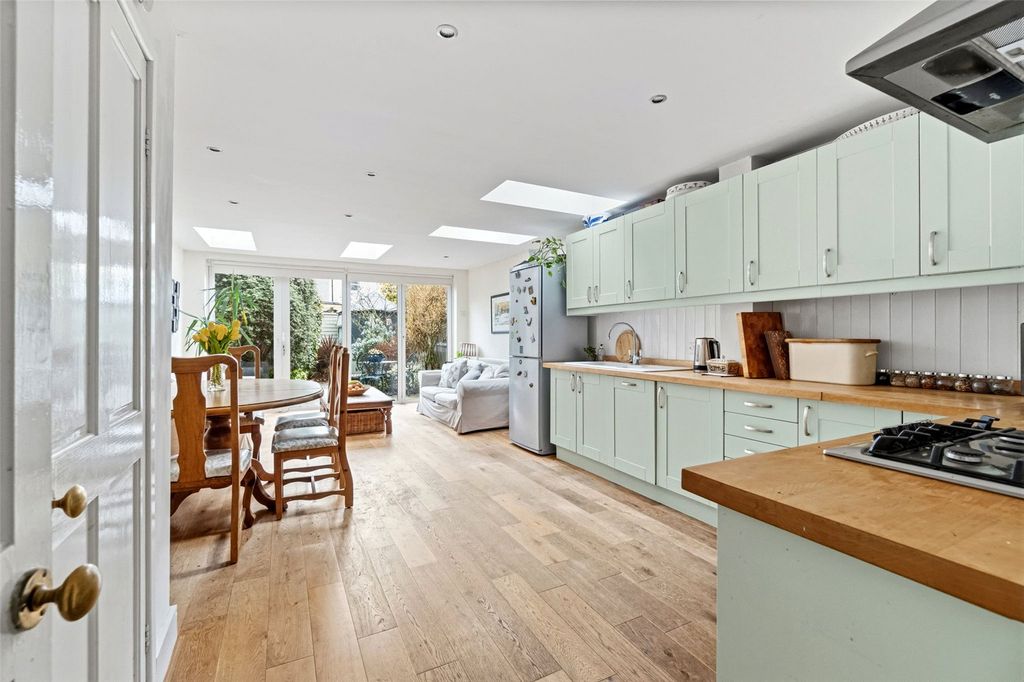 Property photo 2 of 11 Picture No. 08