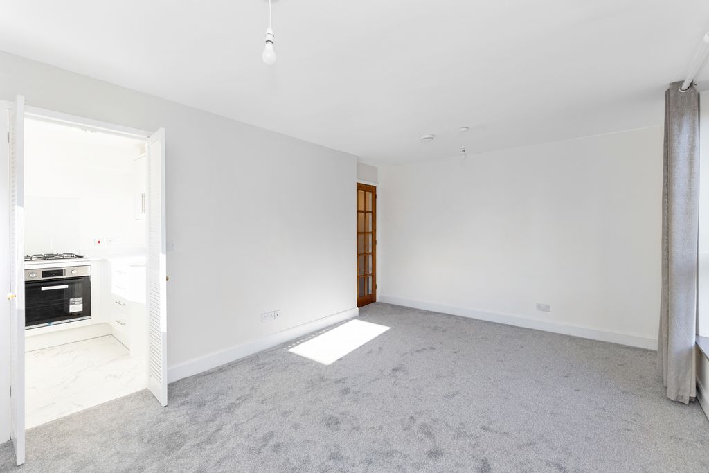 Property photo 3 of 10 Property Image 3