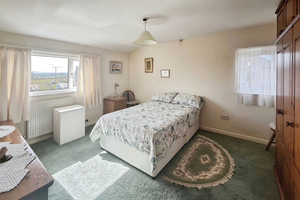Property photo 3 of 14 Bedroom 1