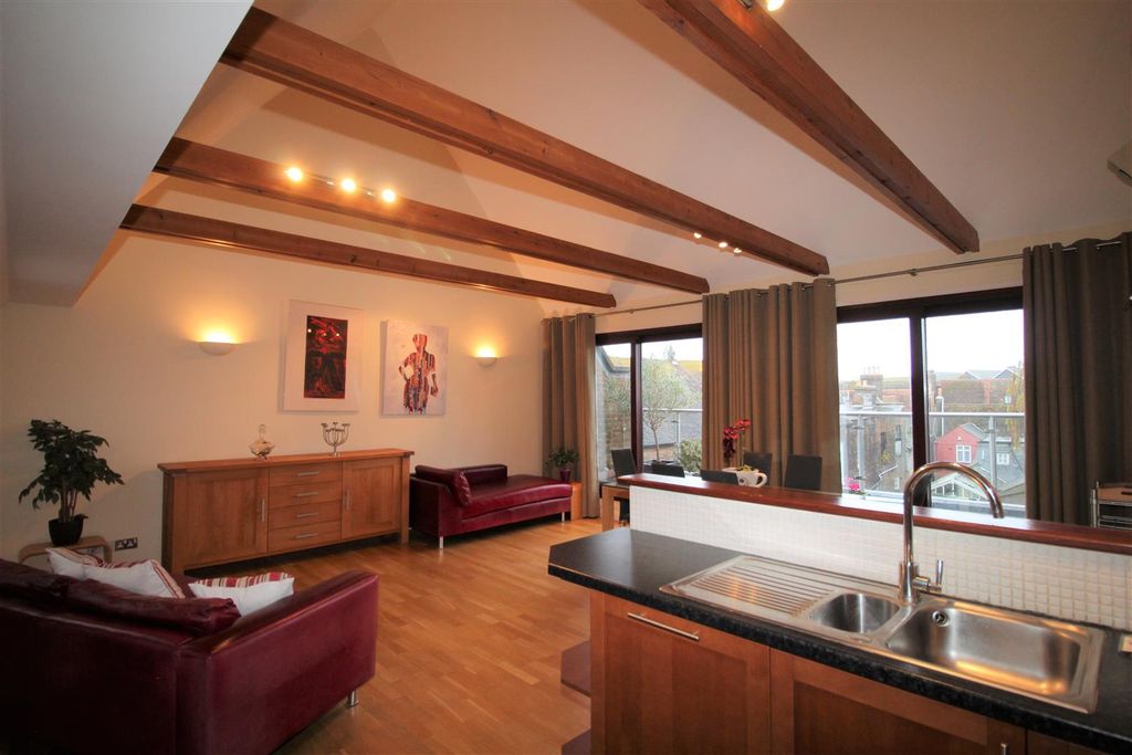 Property photo 3 of 21