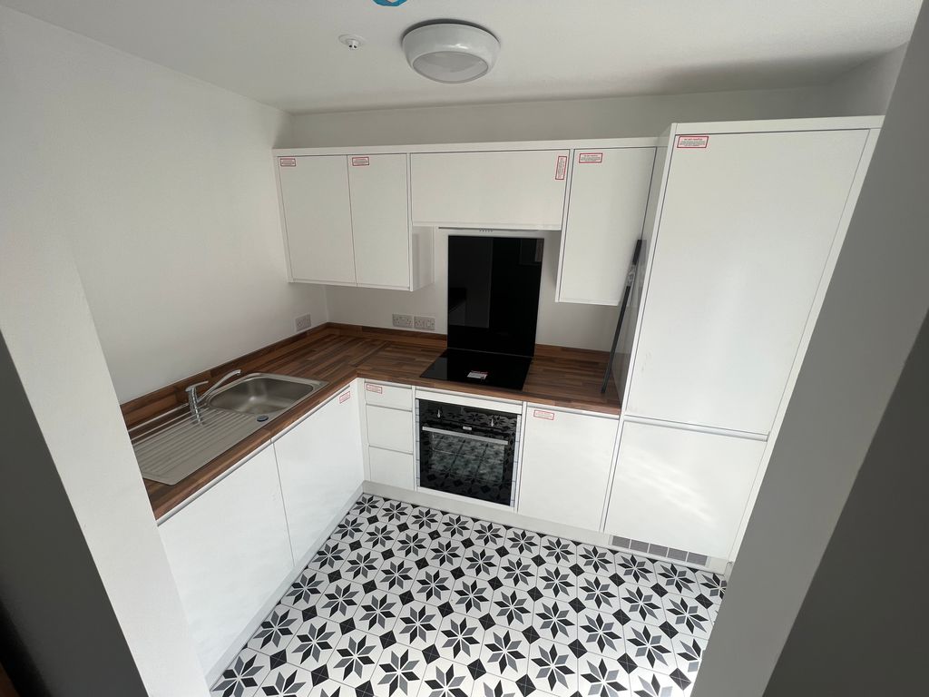 Property photo 3 of 6 Kitchen
