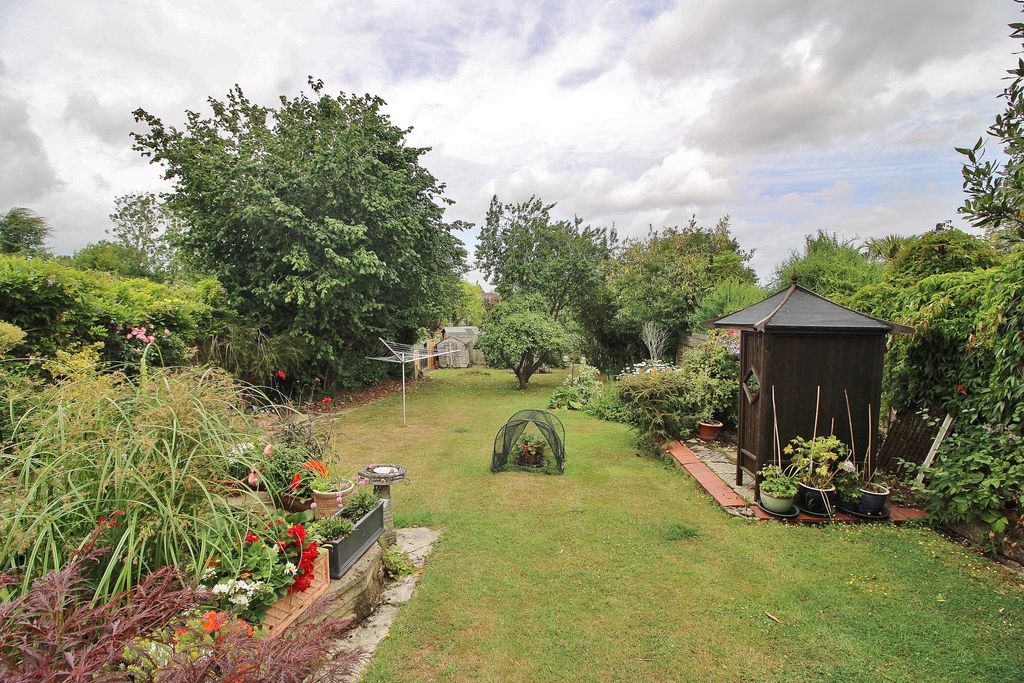Property photo 2 of 20