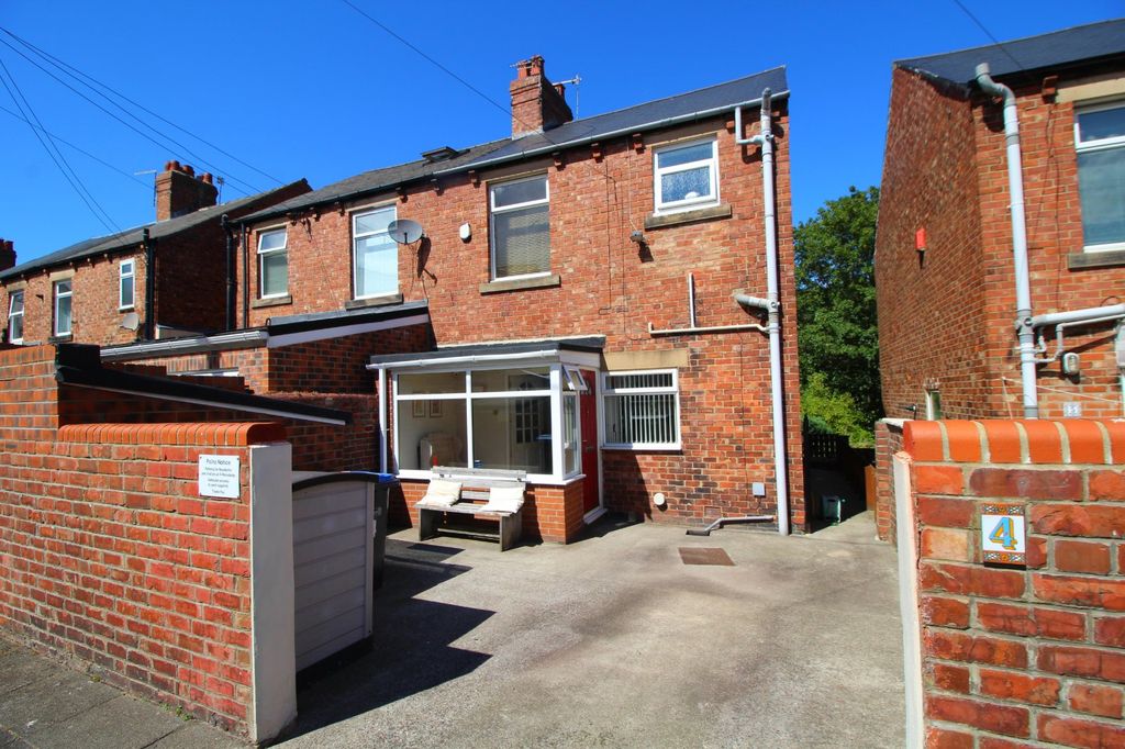 Property photo 1 of 19 External