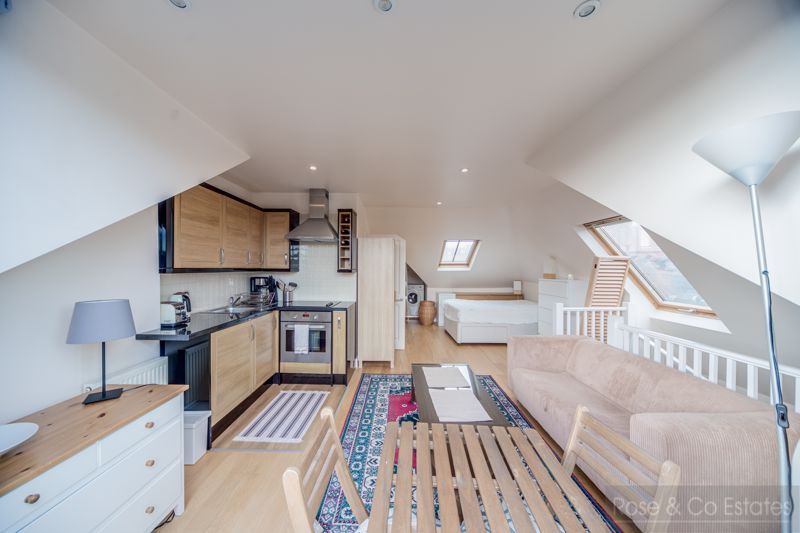 Property photo 1 of 7 Photo 3