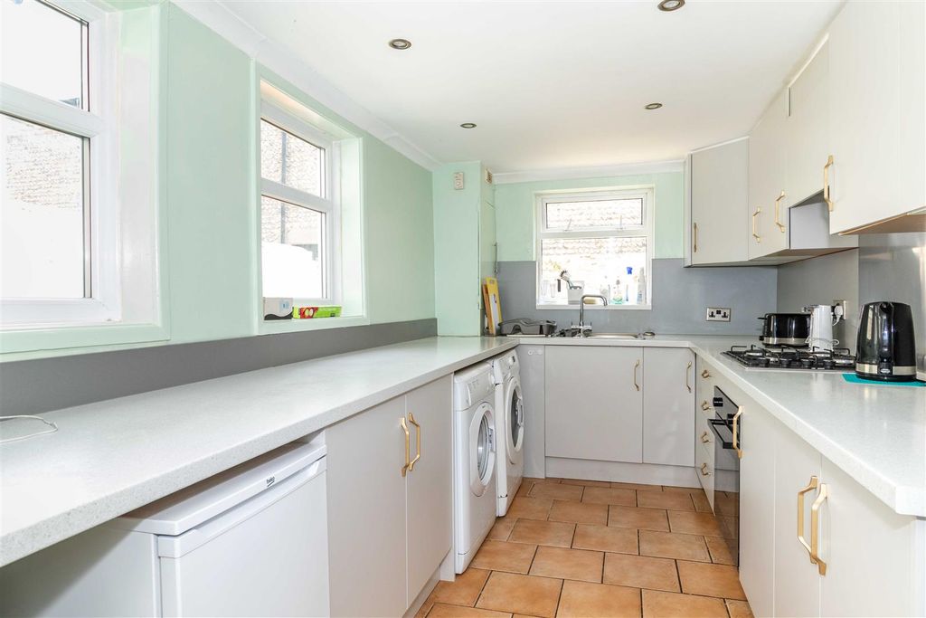 Property photo 2 of 13 Parkrd-14.Jpg