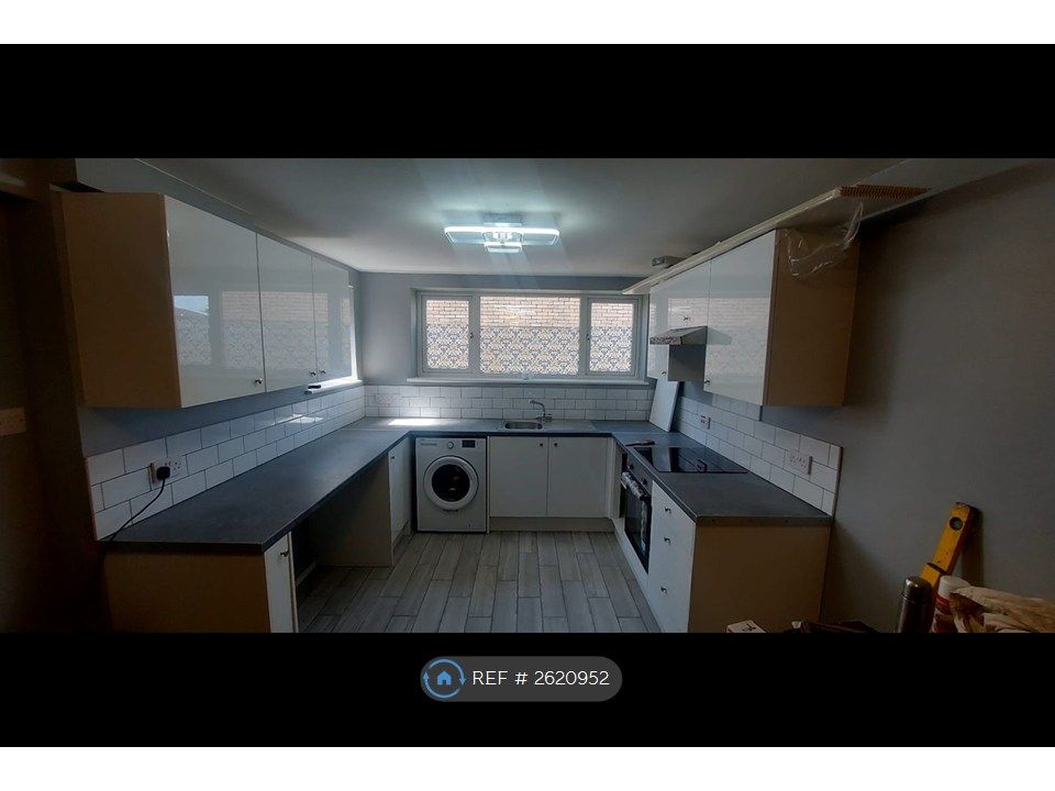 Property photo 1 of 9 Refitted Kitchen