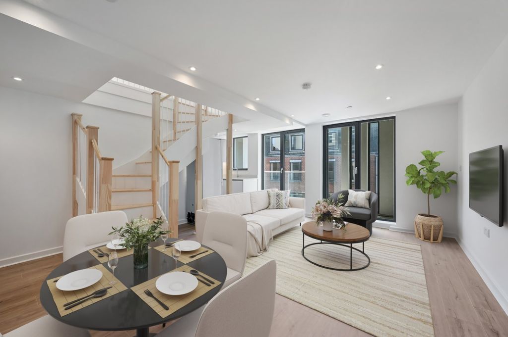 Property photo 3 of 8 Picture No. 25