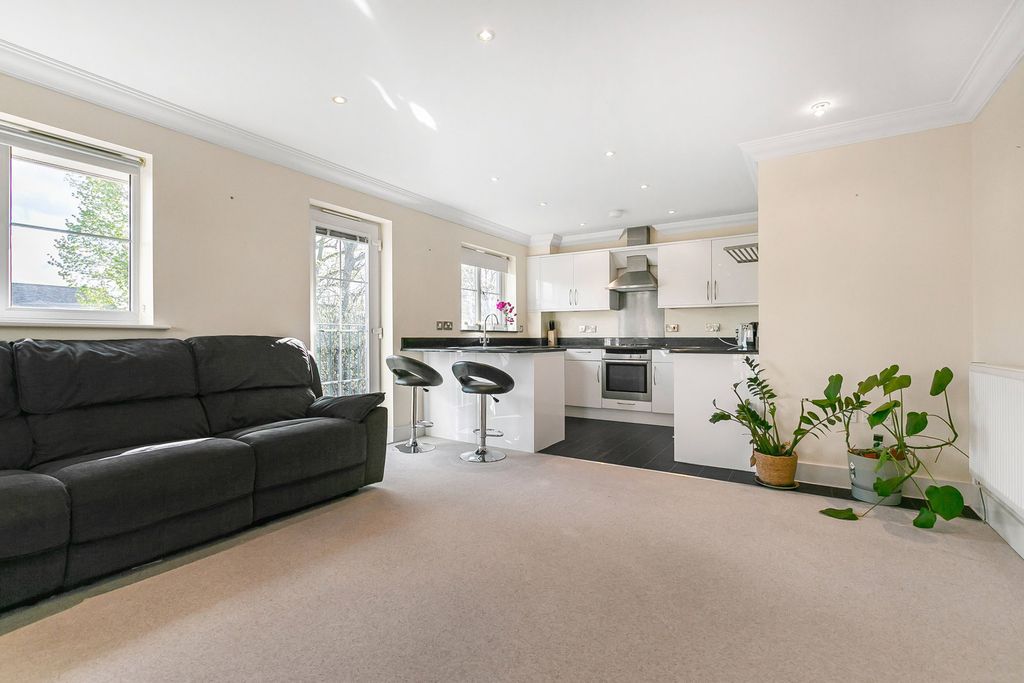 Property photo 2 of 27