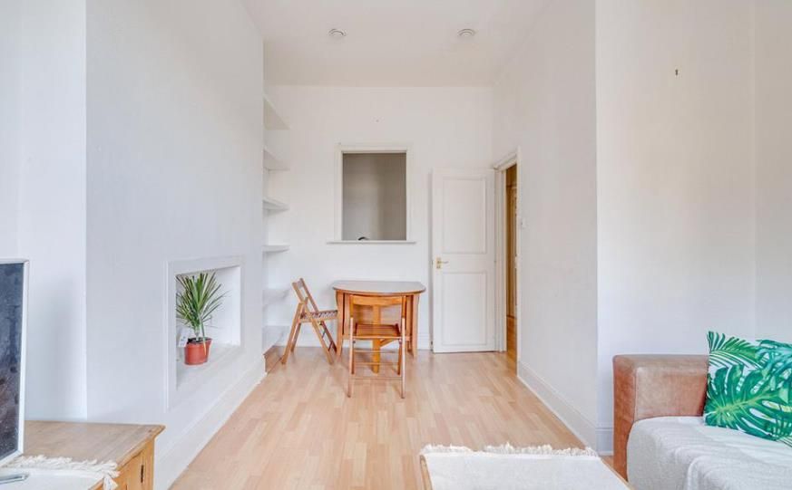 Property photo 2 of 6 109, 29 Abercorn Place 2 16.01.Png