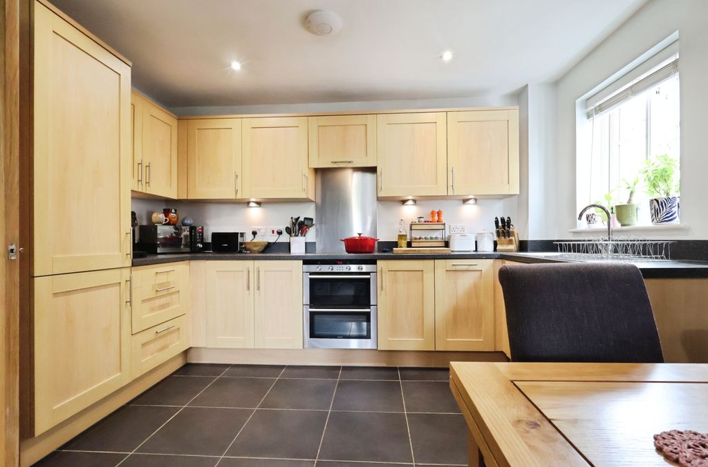 Property photo 2 of 30