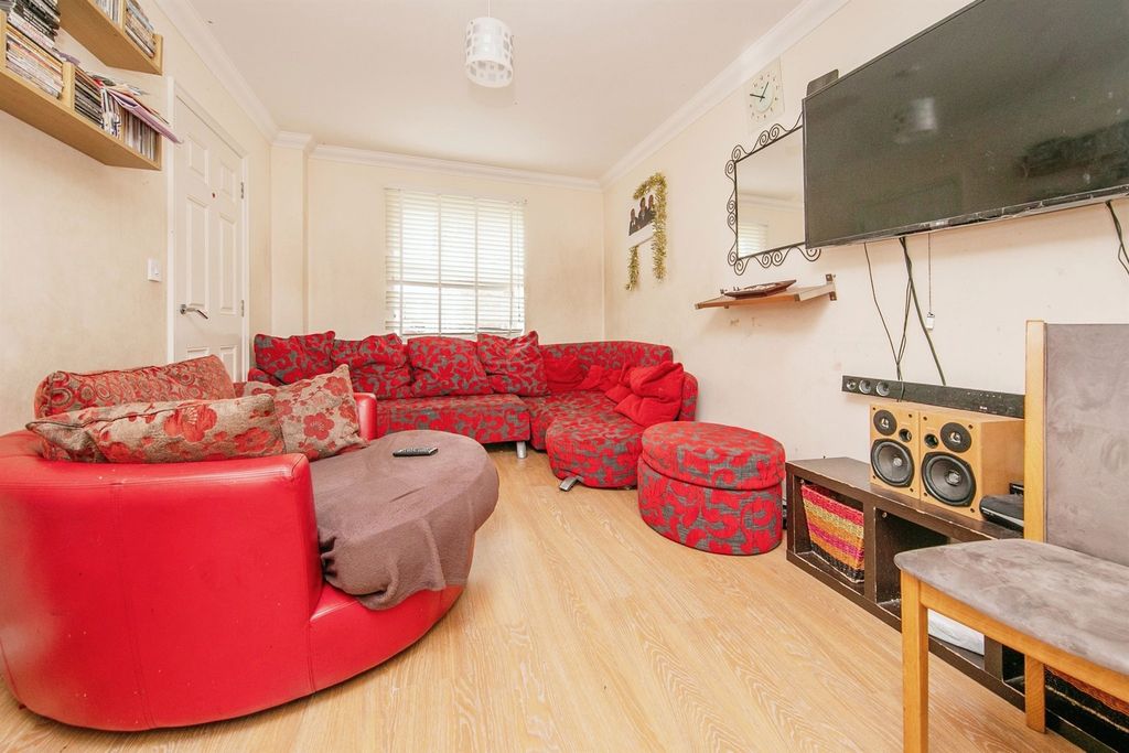Property photo 3 of 10
