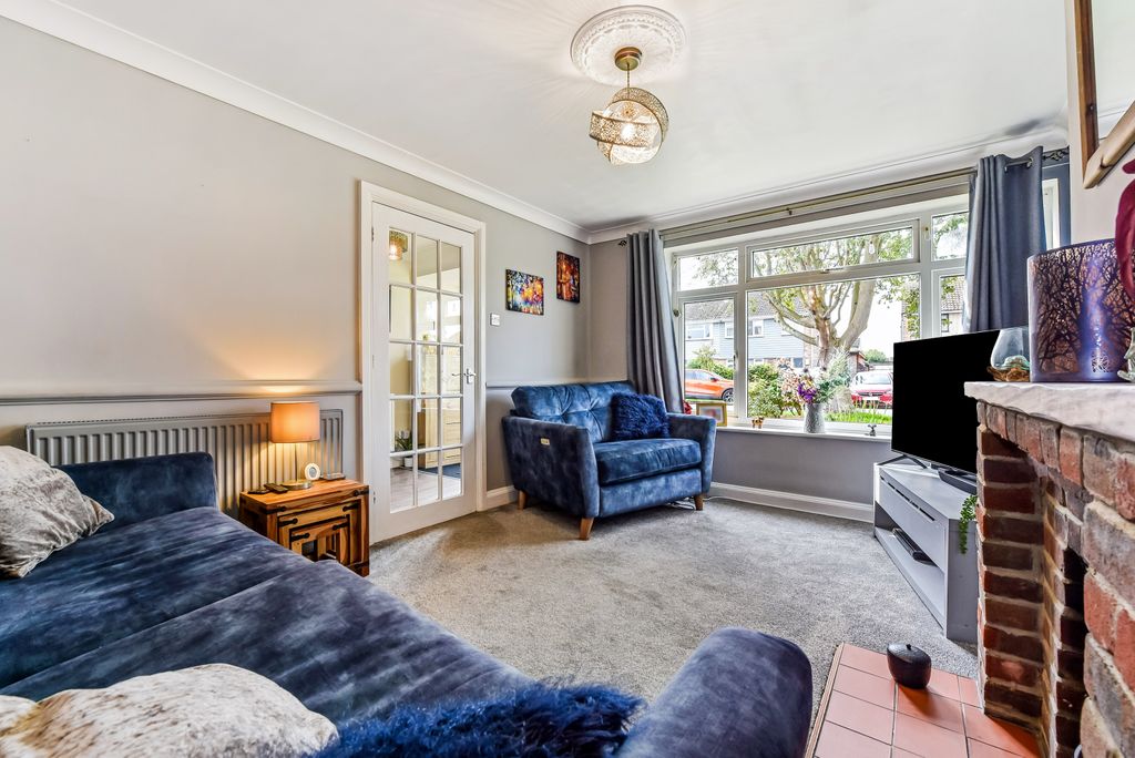 Property photo 3 of 28