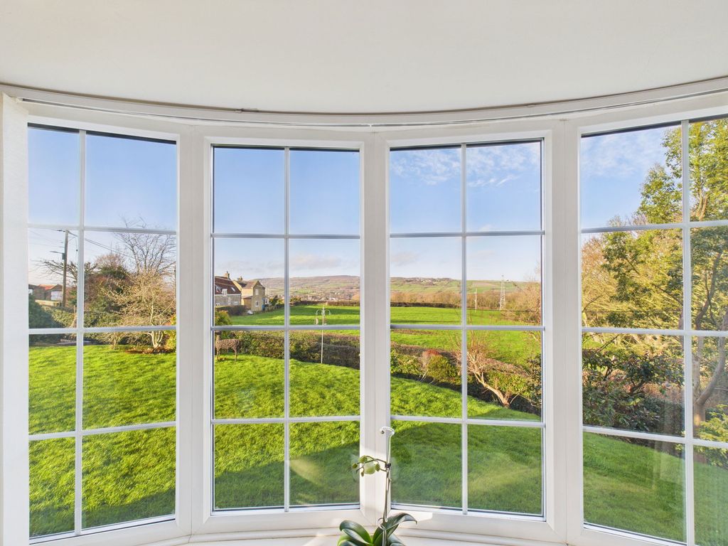 Property photo 2 of 25