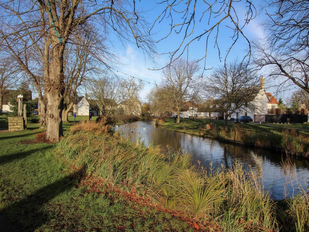 Property photo 2 of 10 Green