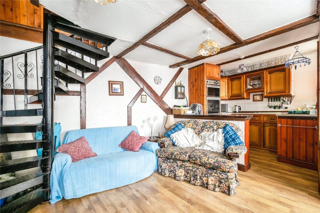 Property photo 3 of 9 Picture No. 12