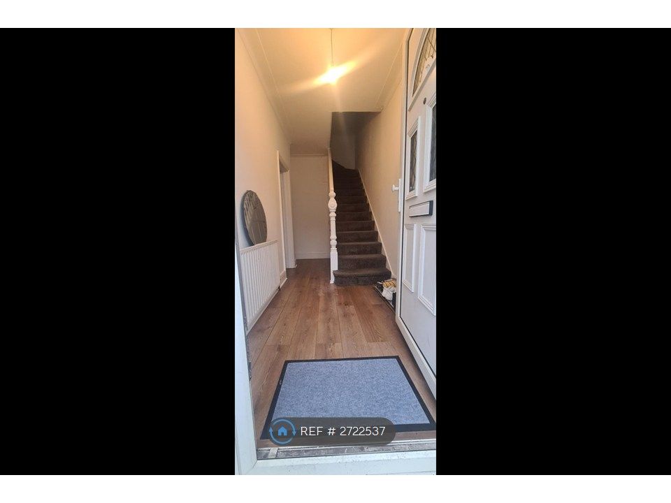 Property photo 1 of 14 Entrance