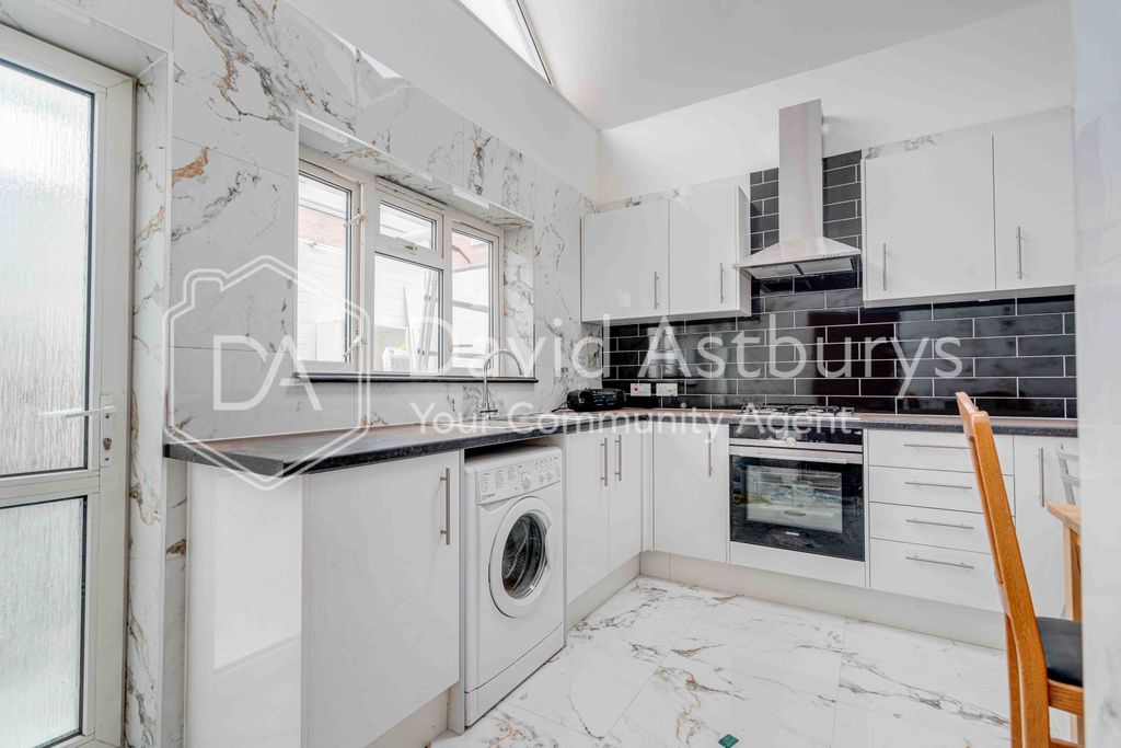 Property photo 3 of 11 Dsc08925